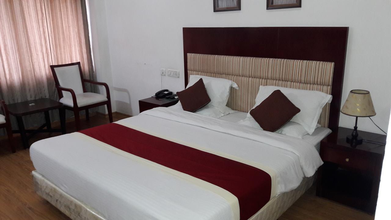Aroma Residency Hotel Tinsukia Exterior photo